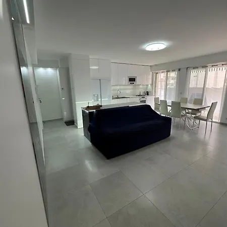 Impeccable 3 Pieces 80m2 Double Balcons,proche Juan Les Pins Proche Cannes Διαμέρισμα *