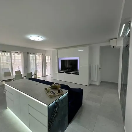Διαμέρισμα Impeccable 3 Pieces 80m2 Double Balcons,proche Juan Les Pins Proche Cannes *