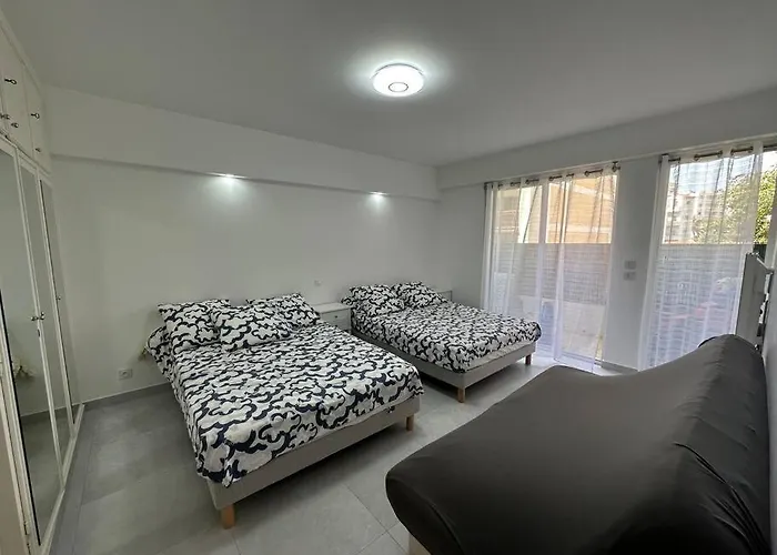 Impeccable 3 Pieces 80m2 Double Balcons,proche Juan Les Pins Proche Cannes דירה *